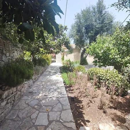 Rania's Country house
